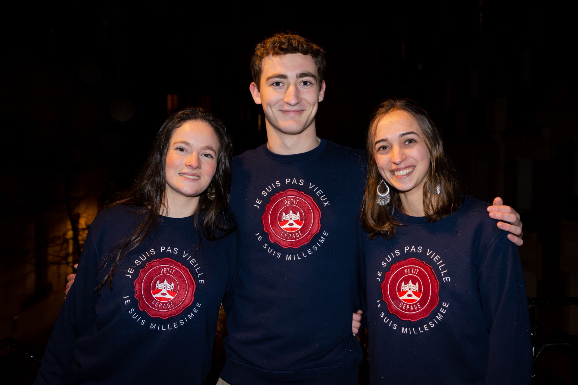 Trois amis en sweat Petit Cépage de nuit